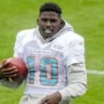 Tyreek Hill Exits Game vs Titans after Injury