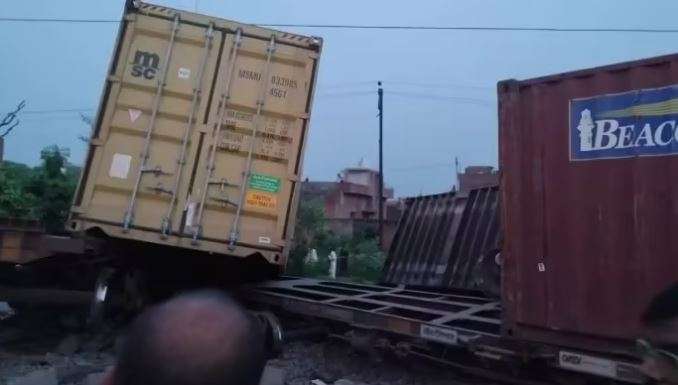 Capture amroha train accident