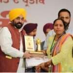 Chief Minister gives a gift to women on the occasion of Raksha Bandhan
